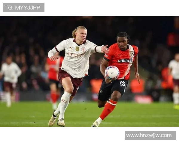 卢顿与曼联激战正酣比分揭晓精彩瞬间回顾