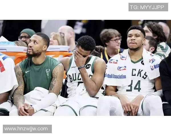 字母哥愤怒撕球衣雄鹿惨败后更衣室内冲突不断引发热议