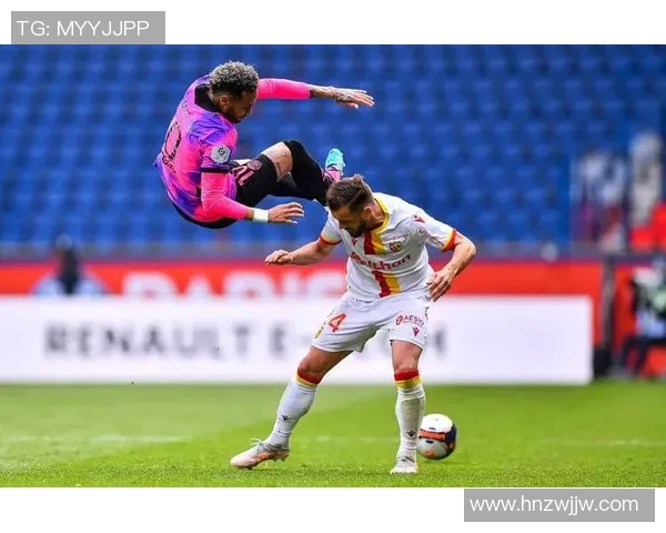 曼联与莱比锡红牛激战全场精彩录像回顾与分析 曼联与莱比锡红牛激战全场精彩录像回顾与分析