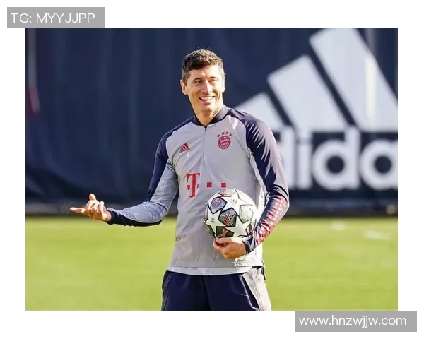 莱万欧冠表现抢眼10场打入12球射手榜领跑金靴在望